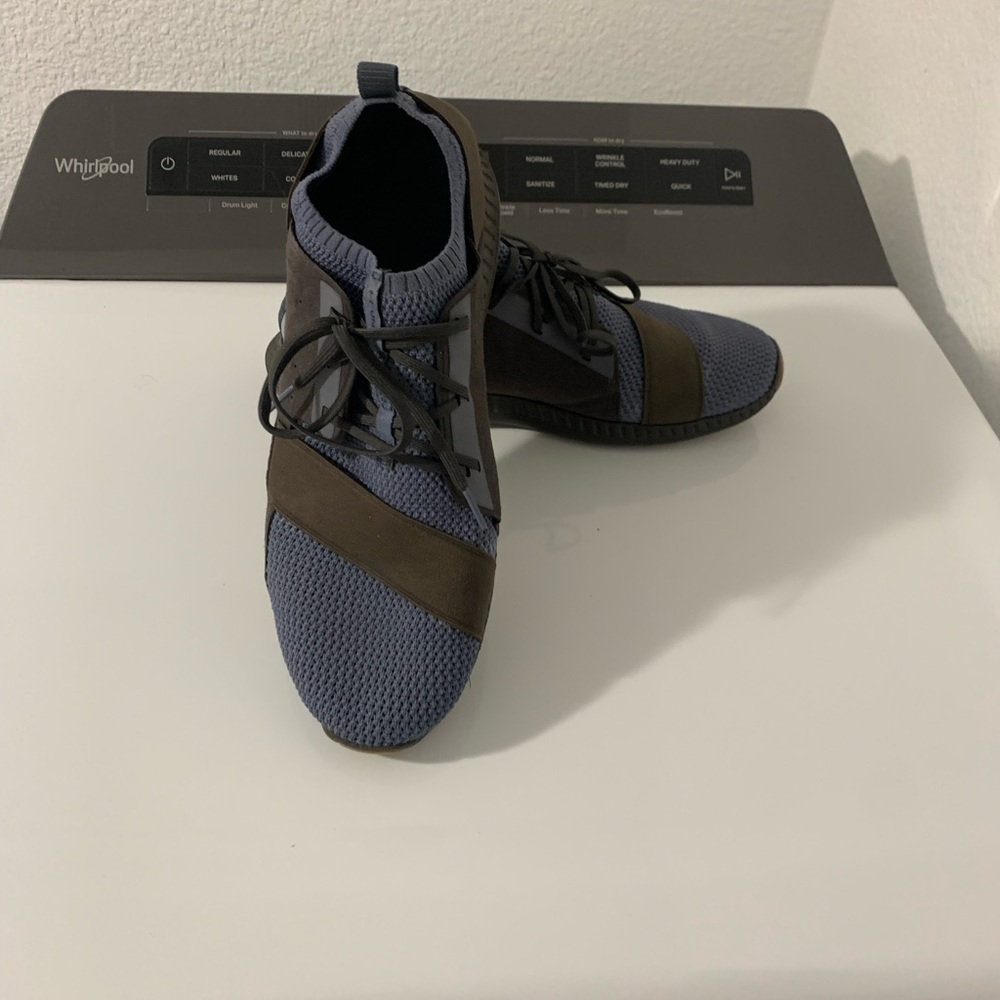 Size 12 Under Armour Athletic Shoe